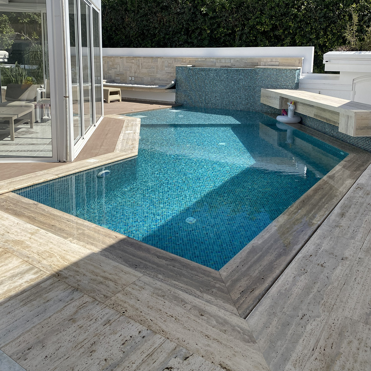 Piscine à débordement aside Dar Chaaben